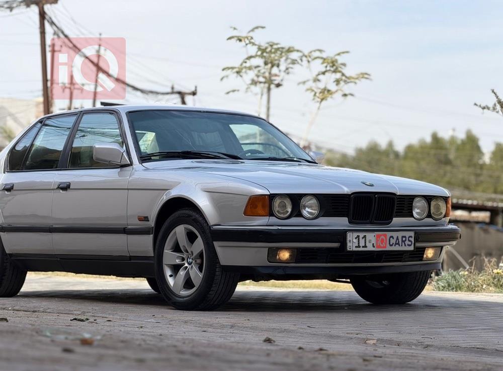 بي ام دبليو الفئة 7